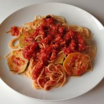 ズッキーニのトマトソースパスタ